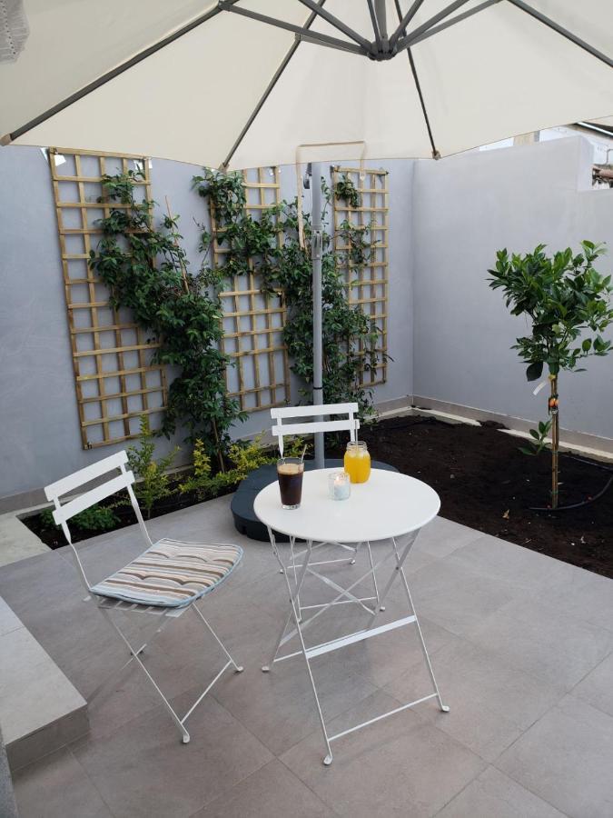 Modern & Cozy W/ Backyard Near Center *